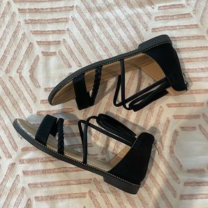 Women’s Black Sandals • NEVER WORN • Shein • Women’s Size 7
